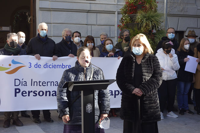 Lectura del Manifiesto por el día internacional de la discapacidad (JAVIER ALGARRA / AYUNTAMIENTO) 