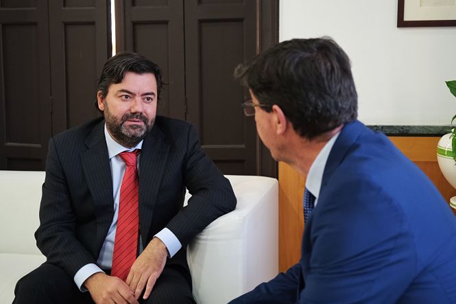 Joaquin Lopez-Sidro junto a Juan Marín (CIUDADANOS)