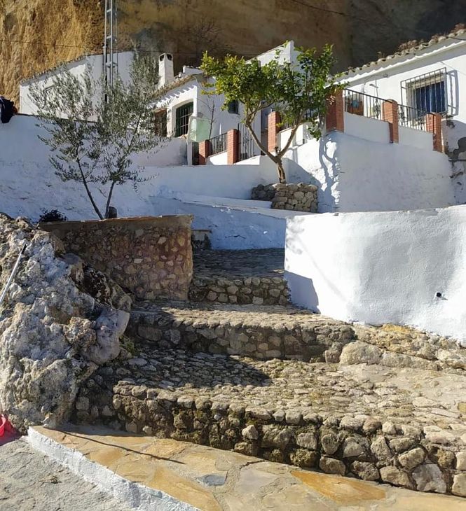 Obras del barrio del Arrabal de Montefrío ya finalizadas (AYTO. MONTEFRÍO) 