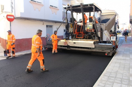 Imagen del asfaltado de una de las calles (AYTO. MOTRIL) Imagen del asfaltado de una de las calles (AYTO. MOTRIL)