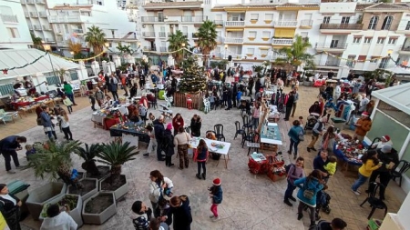 Mercadillo navideño en La Herradura (AYTO. ALMUÑÉCAR) Mercadillo navideño en La Herradura (AYTO. ALMUÑÉCAR)