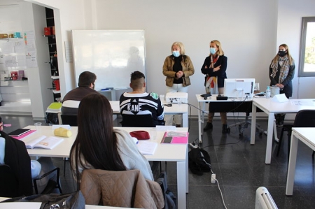 Imagen de la visita al curso de formación (AYTO. MOTRIL) Imagen de la visita al curso de formación (AYTO. MOTRIL)