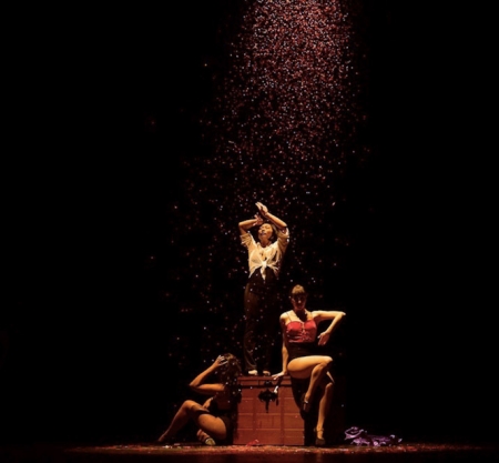 Imagen de archivo de un espectáculo de magia del festival Hocus Pocus (FESTIVAL HOCUS POCUS) Imagen de archivo de un espectáculo de magia del festival Hocus Pocus (FESTIVAL HOCUS POCUS)