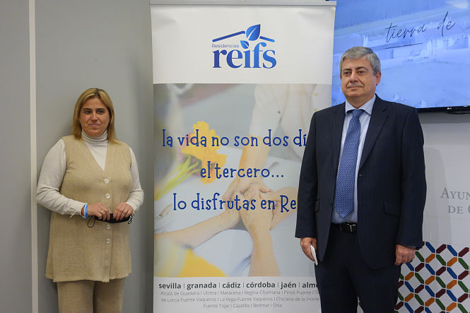 Presentación del programa municipal `Mayores en compañía` (JAVIER ALGARRA / AYUNTAMIENTO)