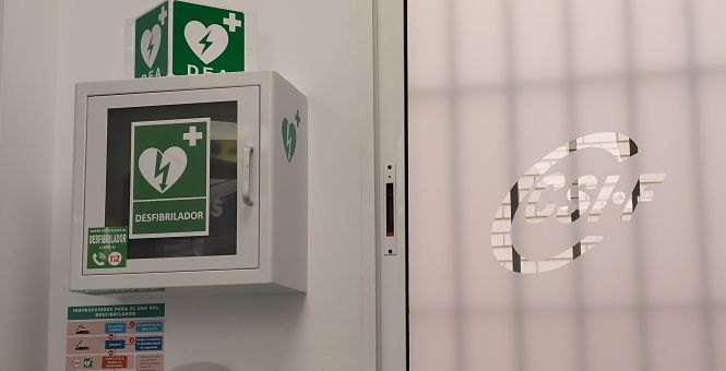 Desfibrilador en la sede del CSIF (CSIF)