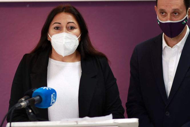 Alejandra Durán y Manuel Ríos en rueda de prensa (PODEMOS)