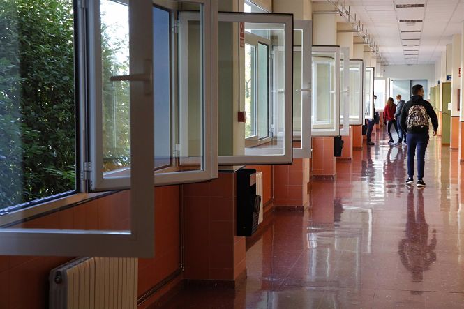 Pasillos de una facultad de la Universidad de Granada (ÁLEX CÁMARA-EUROPA PRESS)