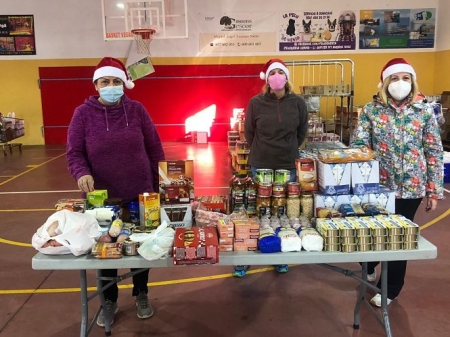 Reparto de alimentos de Navidad en Vegas del Genil (AYTO. VEGAS DEL GENIL) Reparto de alimentos de Navidad en Vegas del Genil (AYTO. VEGAS DEL GENIL)