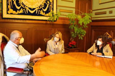 Imagen de la reunión con el sector pesquero (AYTO. MOTRIL)