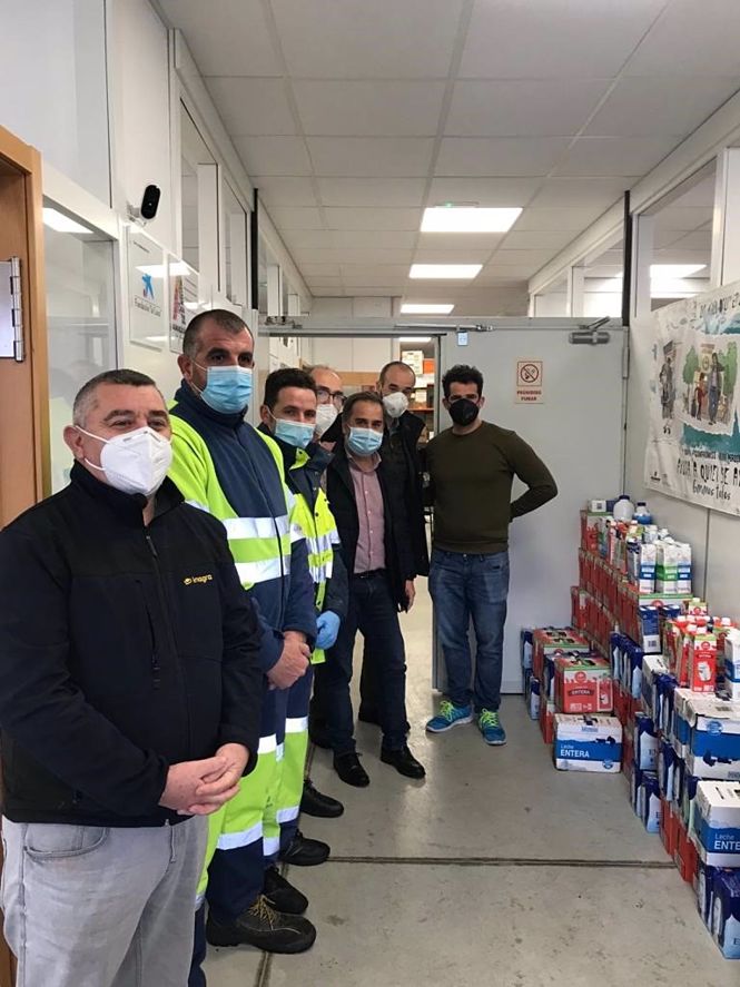 Ayuntamiento e Inagra donan 400 litros de leche a la asociación ALFA para Navidad (AYUNTAMIENTO DE GRANADA) 