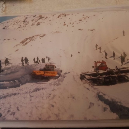 Imagen de las labores de rescate tras la avalancha de 1989 en el Mulhacén que se cobró la vida de seis montañeros galos (CETURSA SIERRA NEVADA) 