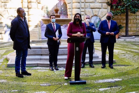 Presentación de las campanadas de Trece TV desde Granada (AYUNTAMIENTO DE GRANADA) 