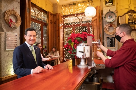 Juanma Moreno en la Taberna Granados (JUNTA DE ANDALUCÍA) 
