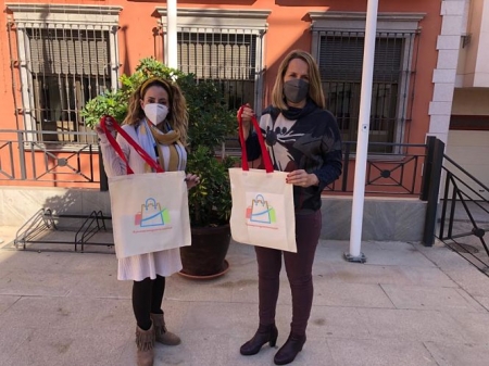 Presentación de las bolsas de tela (AYTO. GUALCHOS) Presentación de las bolsas de tela (AYTO. GUALCHOS)