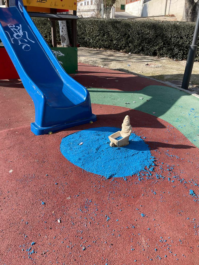 Desperfectos en uno de los dos parques (AYTO. BAZA)