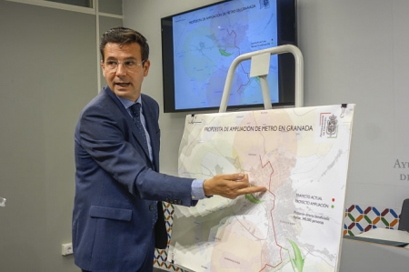 El alcalde de Granada, Francisco Cuenca (JAVIER ALGARRA / AYUNTAMIENTO) 