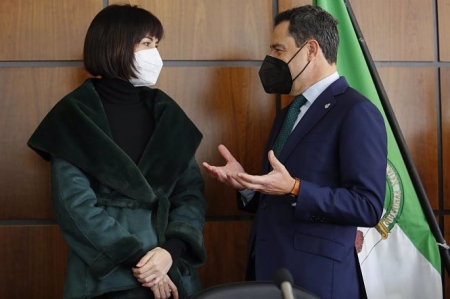 La Ministra de Ciencia e Innovación, Diana Morant, junto con el Presidente de la Junta de Andalucía, Juanma Moreno, asiste a la firma para el proyecto de construcción de la Infraestructura IFMIF-Dones a (ÁLEX CÁMARA / EUROPA PRESS) Ále