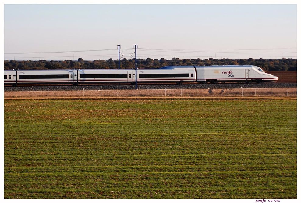  Tren AVE (RENFE)