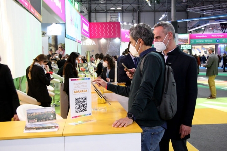 Buen ambiente en el stand del Patronato de turismo (DIPGRA) Buen ambiente en el stand del Patronato de turismo (DIPGRA)