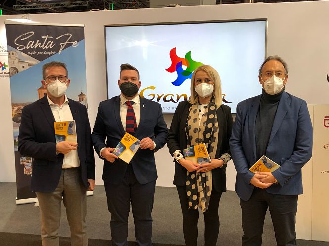 Presentación de la guía turística de Santa Fe en Fitur (AYTO. SANTA FE)