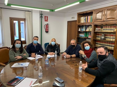 Imagen de la reunión (AYTO. LA ZUBIA) 