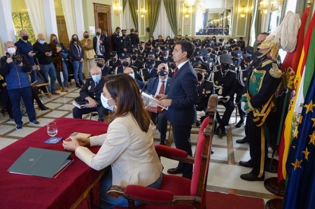 El alcalde de Granada, Francisco Cuenca, interviene en la celebración del Santo Ángel Custodio de 2021 (AYUNTAMIENTO) 