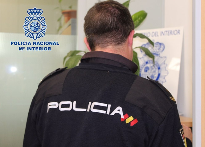 Agente de la Policía Nacional de Granada en imagen de archivo (POLICÍA NACIONAL)