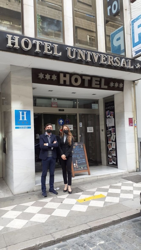Imagen de la visita al Hotel Universal (JUNTA)