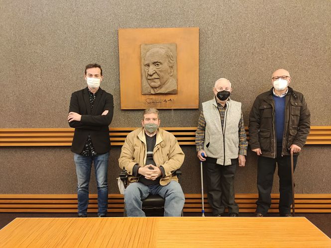 Foto de familia tras la firma del convenio (CAJAGRANADA FUNDACIÓN)