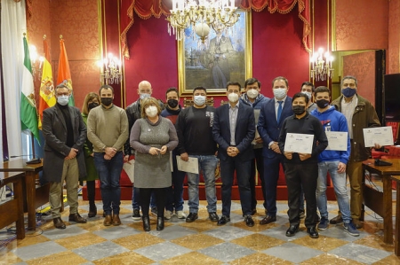 Entrega de diplomas del Curso de insercción laboral (JAVIER ALGARRA / AYUNTAMIENTO)