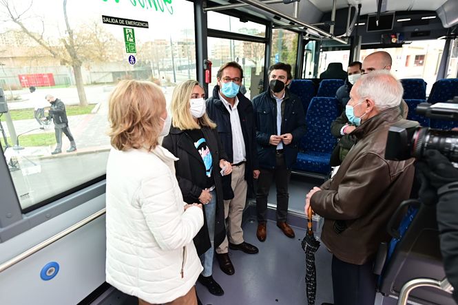 Marifrán Carazo en un autobús metropolitano (JUNTA) 