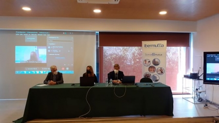 Mesa inaugural de la jornada (JUNTA)