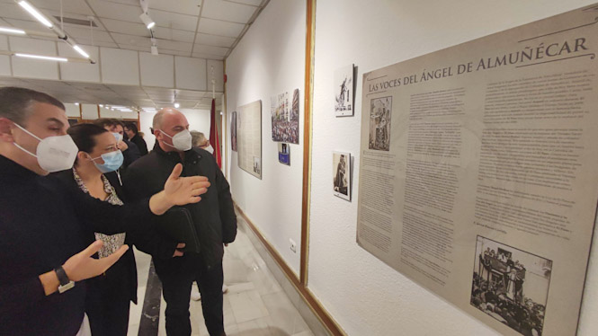 Visita a la exposición (AYTO. ALMUÑÉCAR) 