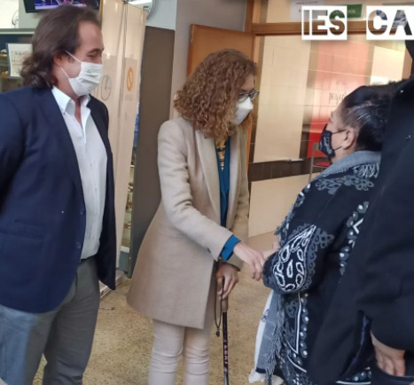La Delegada de Educación y Deportes, Ana Berrocal ha visitado el IES Cartuja (JUNTA)