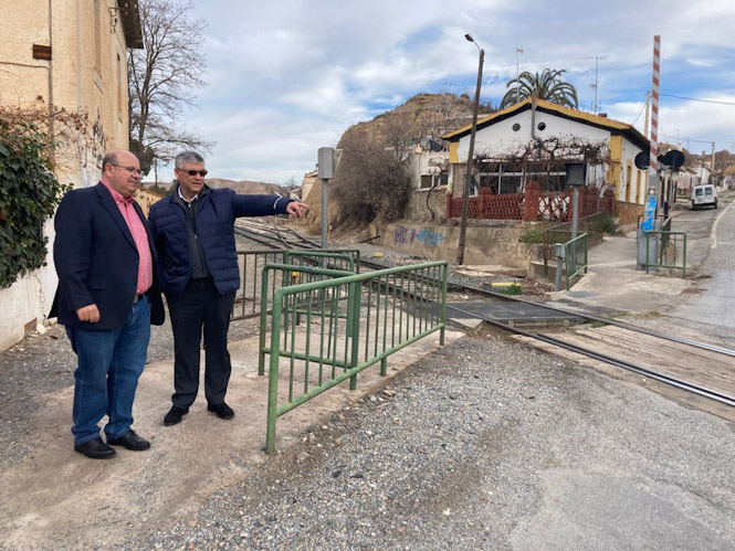 José Robles y Jesús Lorente hoy en Guadix (PP)