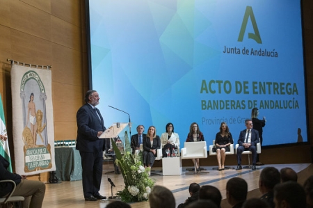 Acto de entrega de las Banderas de Andalucía (JUNTA)
