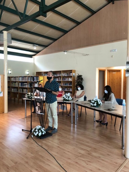 entrega de premios de una edición anterior del Certamen Literario `Villa de Montefrío` (AYTO. MONTEFRIO)