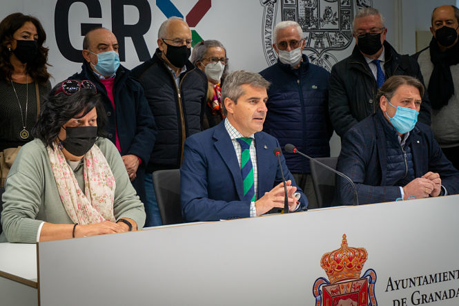 Rueda de prensa de César Díaz junto  Comité Afectados por los Ruidos en Granada (PP)