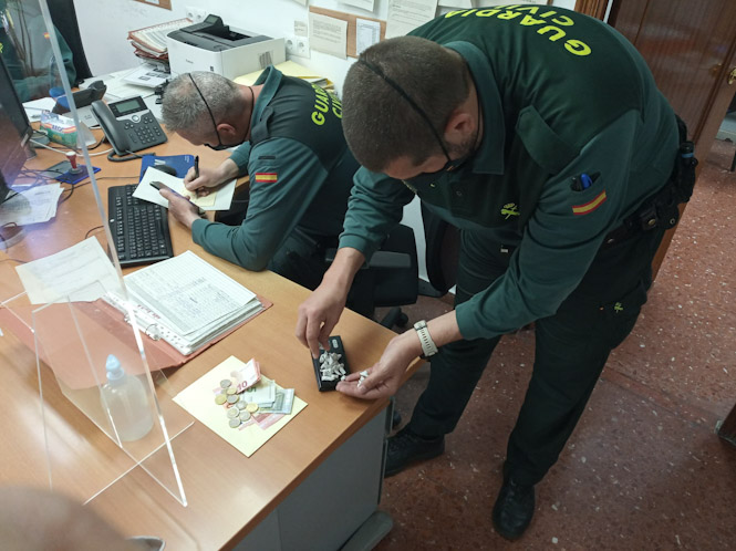 Agentes de la Guardia Civil (GUARDIA CIVIL)