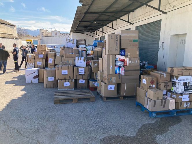 Material solidario recogido por Cáritas y el Ayuntamiento de Guadix (AYUNTAMIENTO)