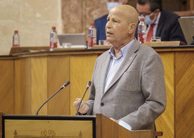 El consejero de Educación y Deportes, Javier Imbroda, en imagen de archivo (JOAQUÍN CORCHERO / EUROPA PRESS)