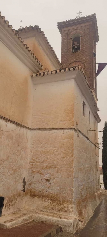 Edificio afectado por la calima en la provincia de Granada (PSOE) Edificio afectado por la calima en la provincia de Granada (PSOE)