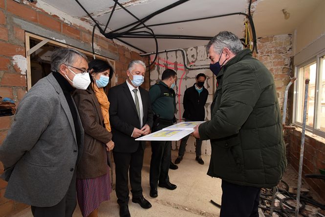 Imagen de la visita al Cuartel de la Guardia Civil de Atarfe (R. MARTÍNEZ / DIPGRA)