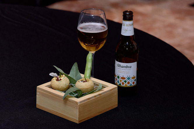 Imagen de una de las tapas (CERVEZAS ALHAMBRA)