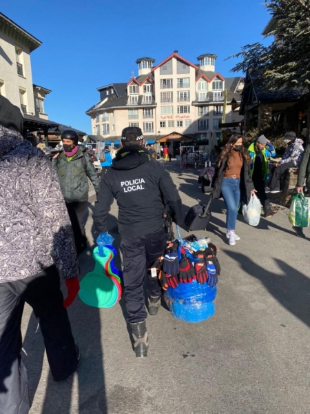 Ñrendas de abrigo incautadas por la Policía Local de Monachil (AYTO. MONACHIL) Ñrendas de abrigo incautadas por la Policía Local de Monachil (AYTO. MONACHIL)