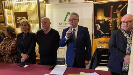 Entrega del Premio Canal Sur en la Saeta de Oro de Granada (RTVA) Entrega del Premio Canal Sur en la Saeta de Oro de Granada (RTVA)