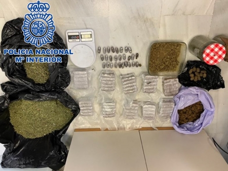 Hachís y marihuana incautada (POLICÍA NACIONAL)