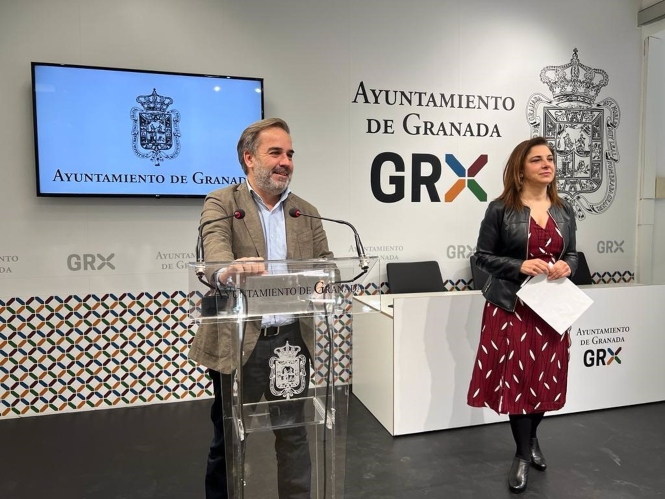 Jacobo Calvo y Raquel Ruz, en la presentación del Plan Parihuela 2022 (AYUNTAMIENTO)