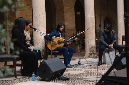 Imagen de la actuación (CLAUSTRO FLAMENCO) Imagen de la actuación (CLAUSTRO FLAMENCO)