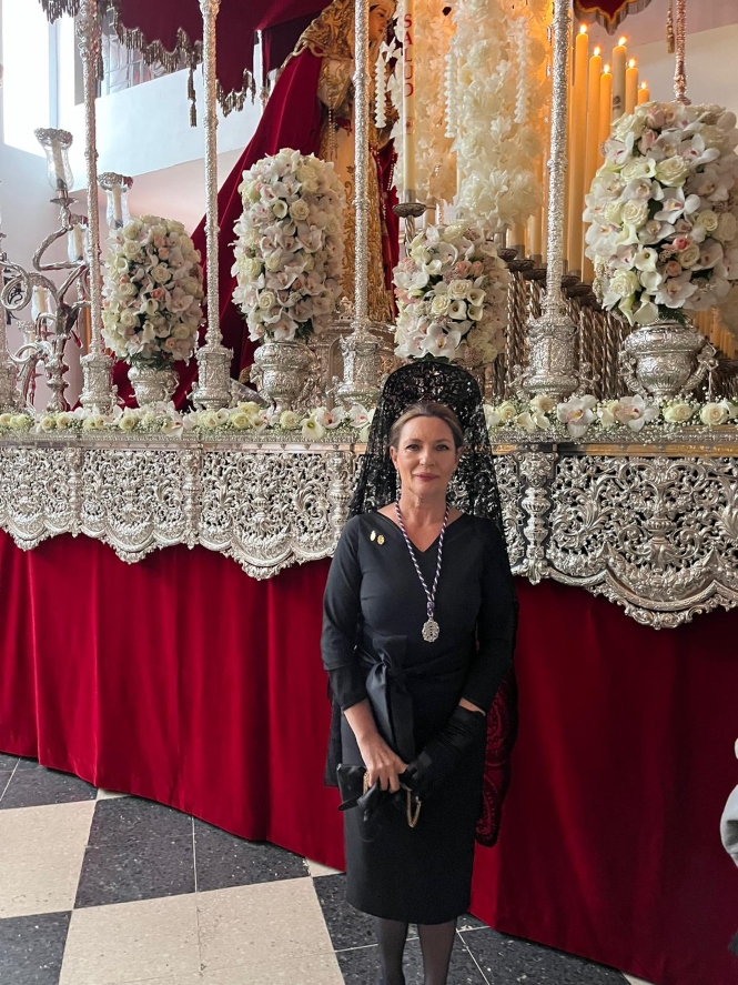 Concha Insúa en la procesión del Cristo de la Lanzada (CIUDADANOS) 